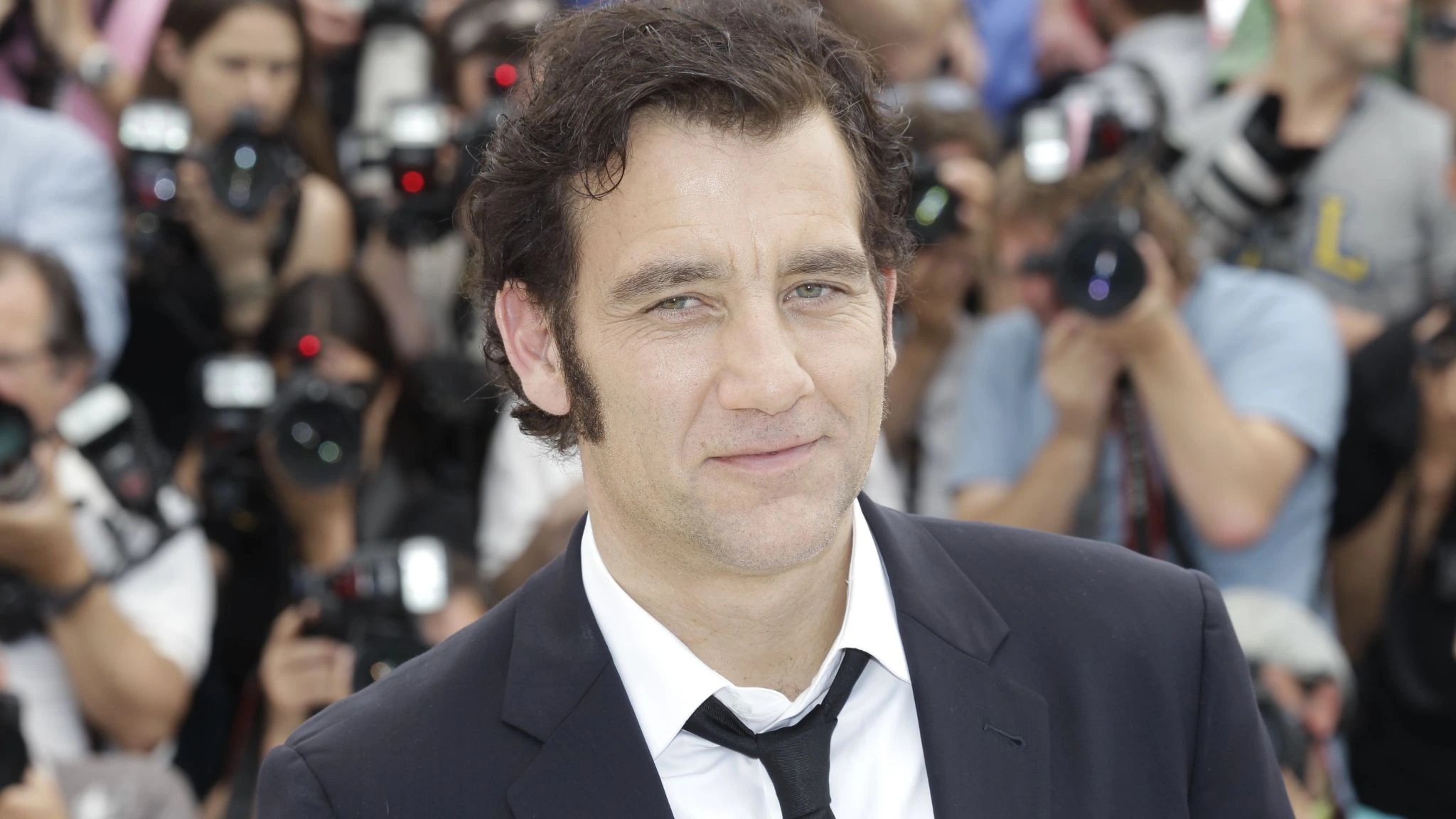 Clive Owen Wiki